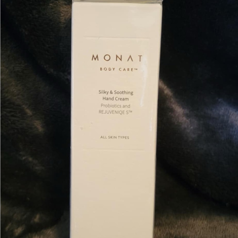 Monat Silky & Soothing Hand Cream